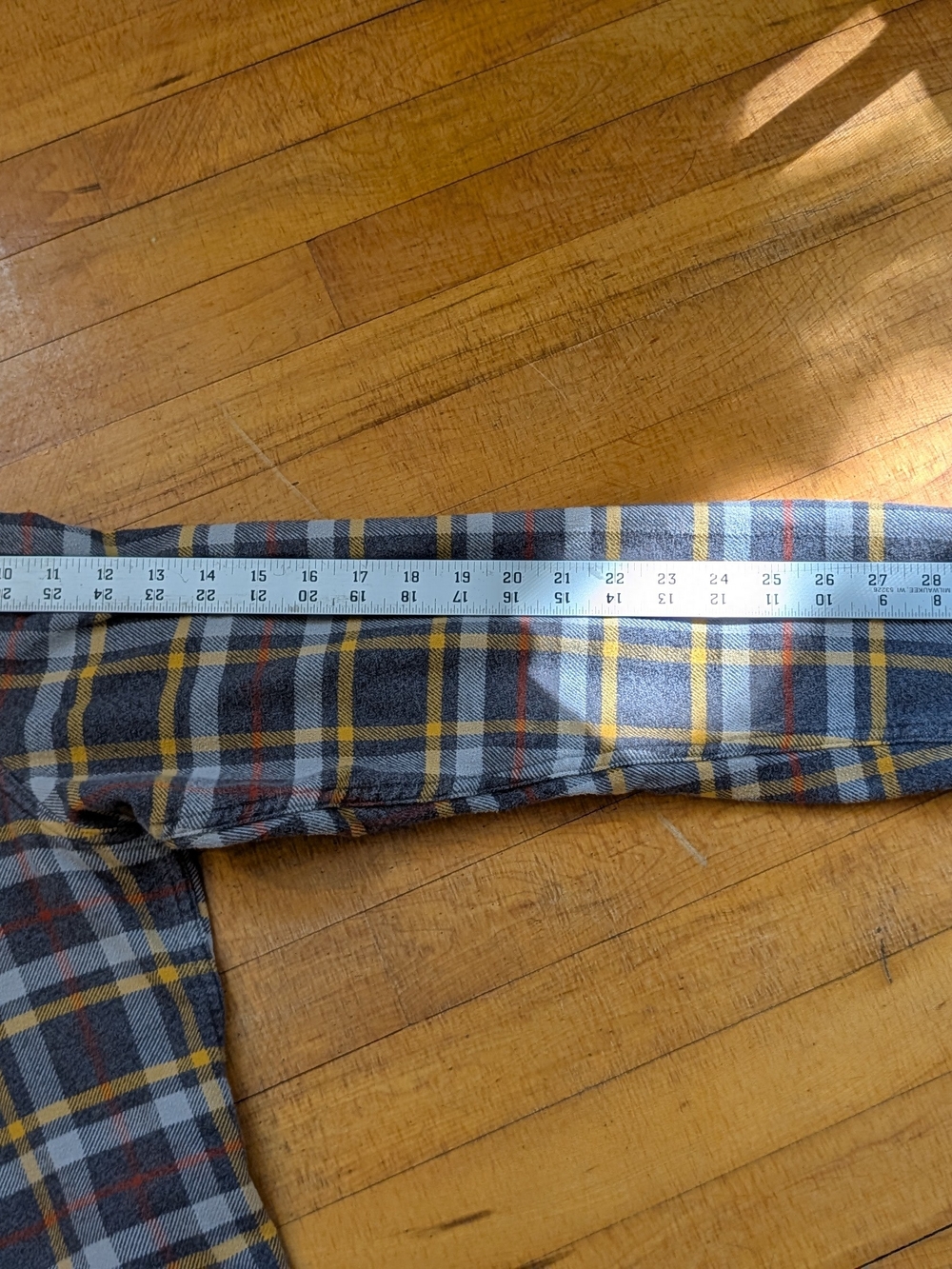 Love the colors! Patagonia Men's Gray & Yellow Plaid Flannel Shirt. 2XL - Picture 6 of 13